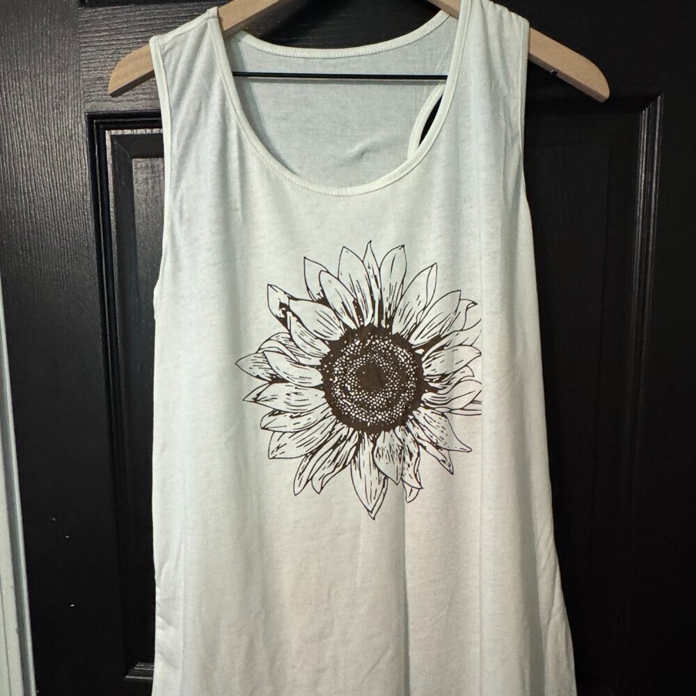 NWOT Womens Cotton Daisy Tank White Brown
